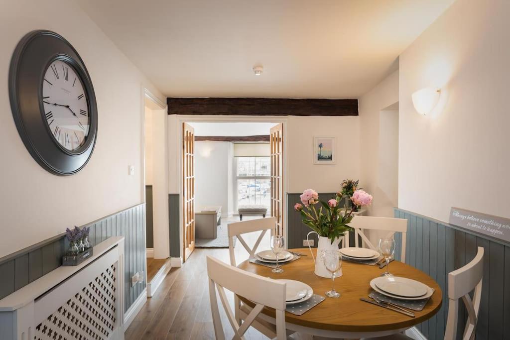 Blue Skies Apartment - Harbour Views Торкі Екстер'єр фото