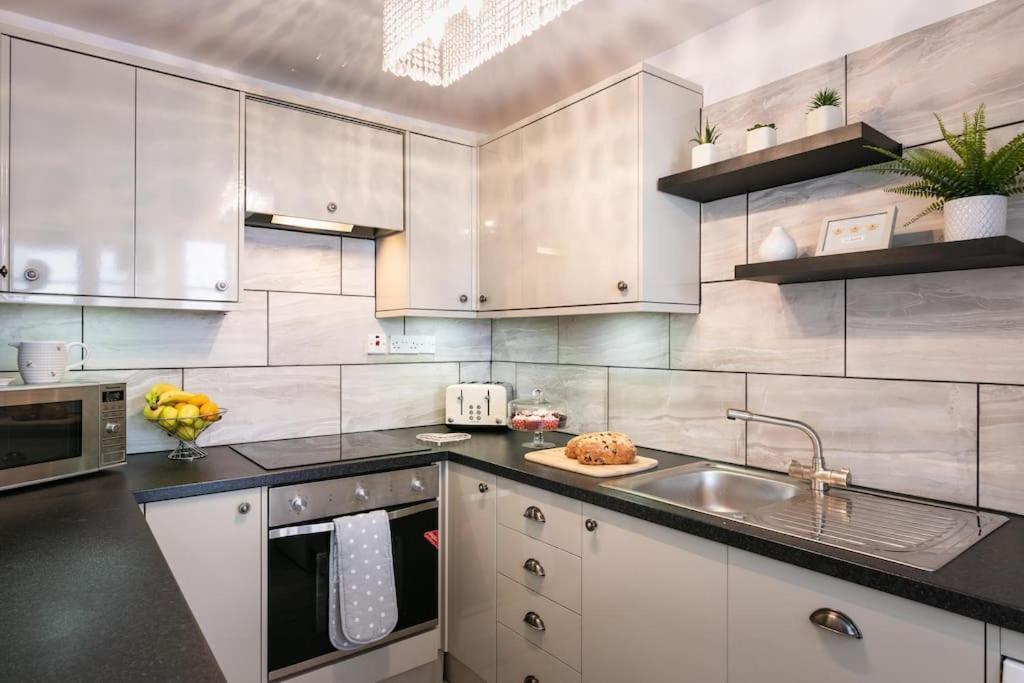Blue Skies Apartment - Harbour Views Торкі Екстер'єр фото