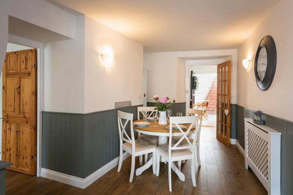 Blue Skies Apartment - Harbour Views Торкі Екстер'єр фото