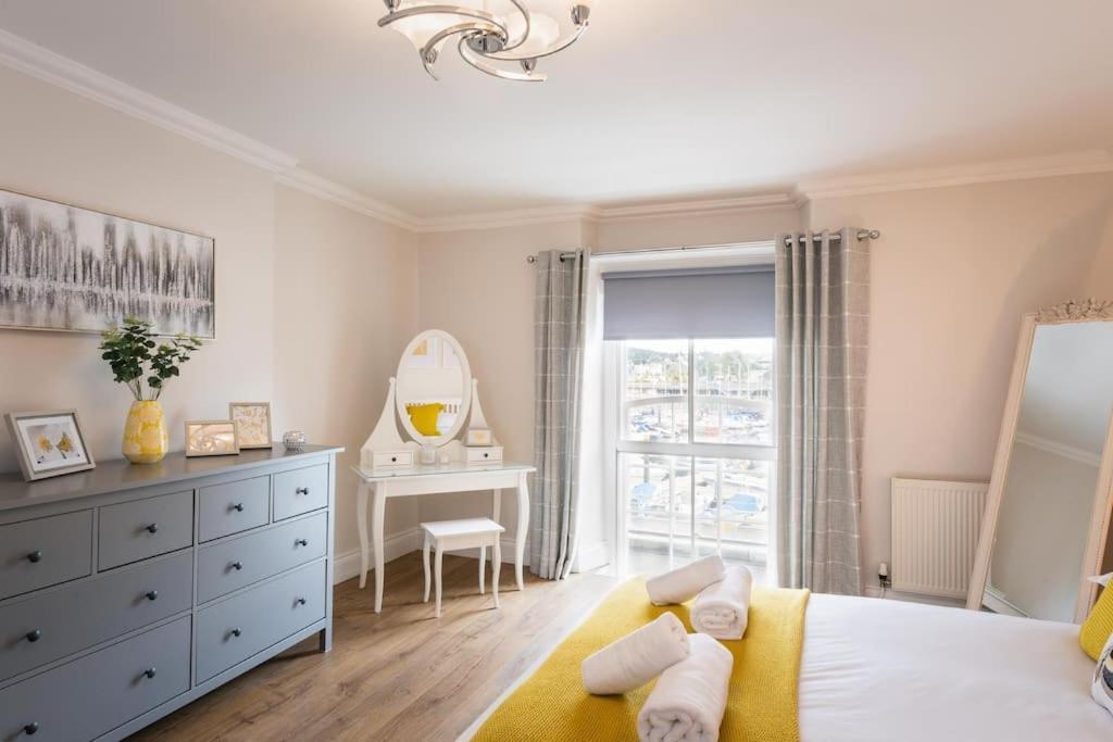 Blue Skies Apartment - Harbour Views Торкі Екстер'єр фото