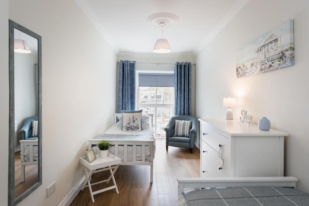 Blue Skies Apartment - Harbour Views Торкі Екстер'єр фото